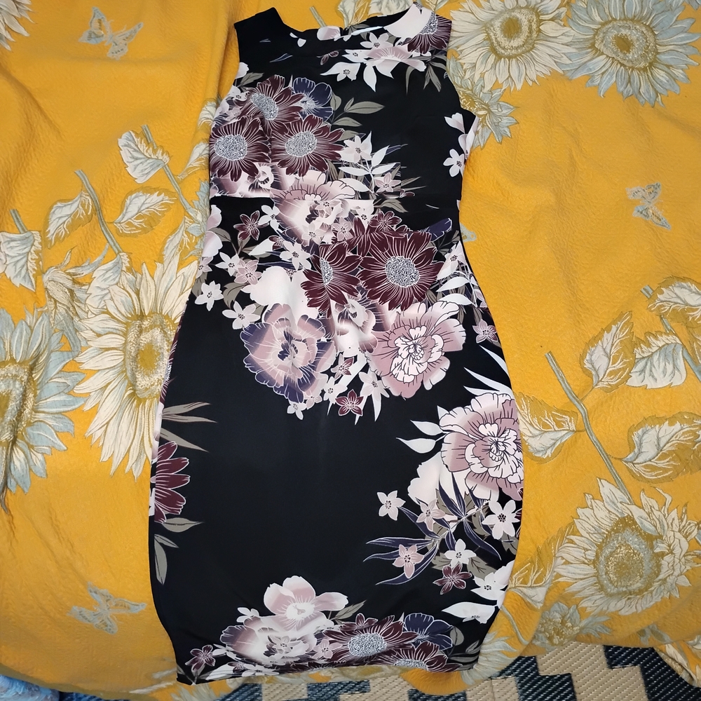 Floral Black Sleeveless Dress By Apricot